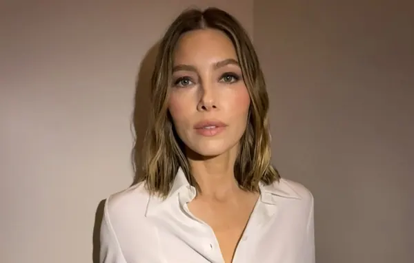 Jessica Biel’s All-White Glamorous Look Proves Less Is More!